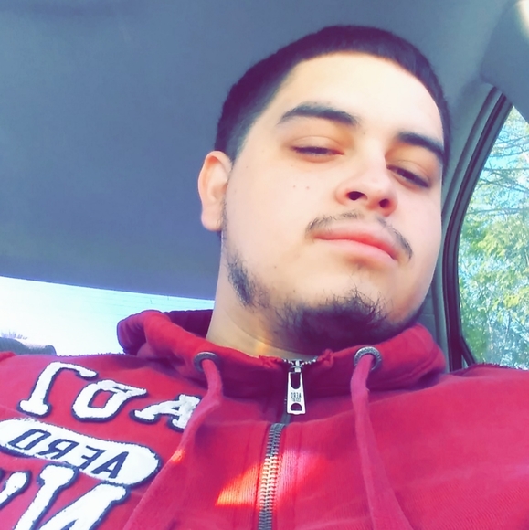 Meet your Posher, Kevin - Picture 2 of 2